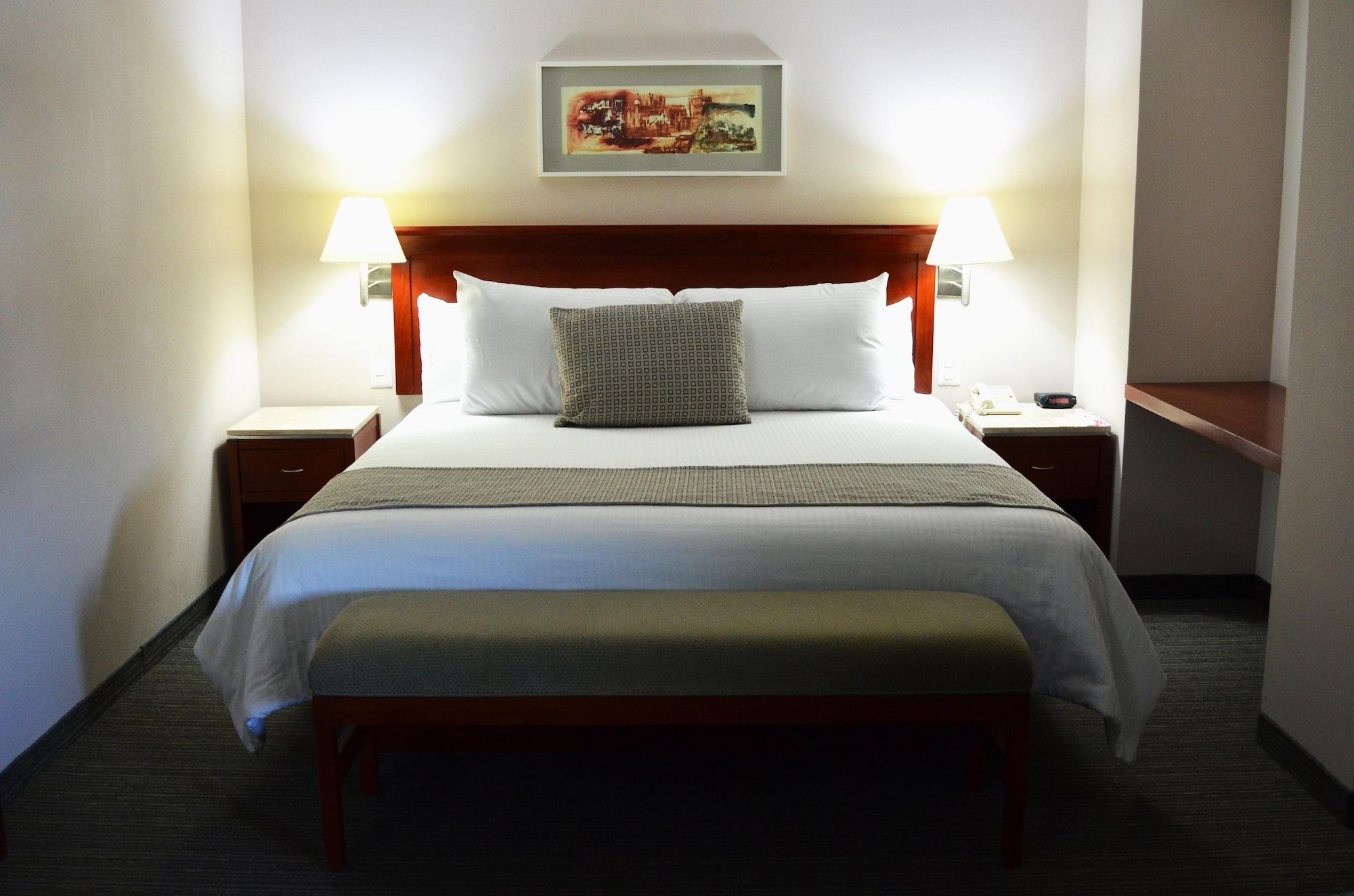 Casa Inn Business Hotel Celaya Экстерьер фото