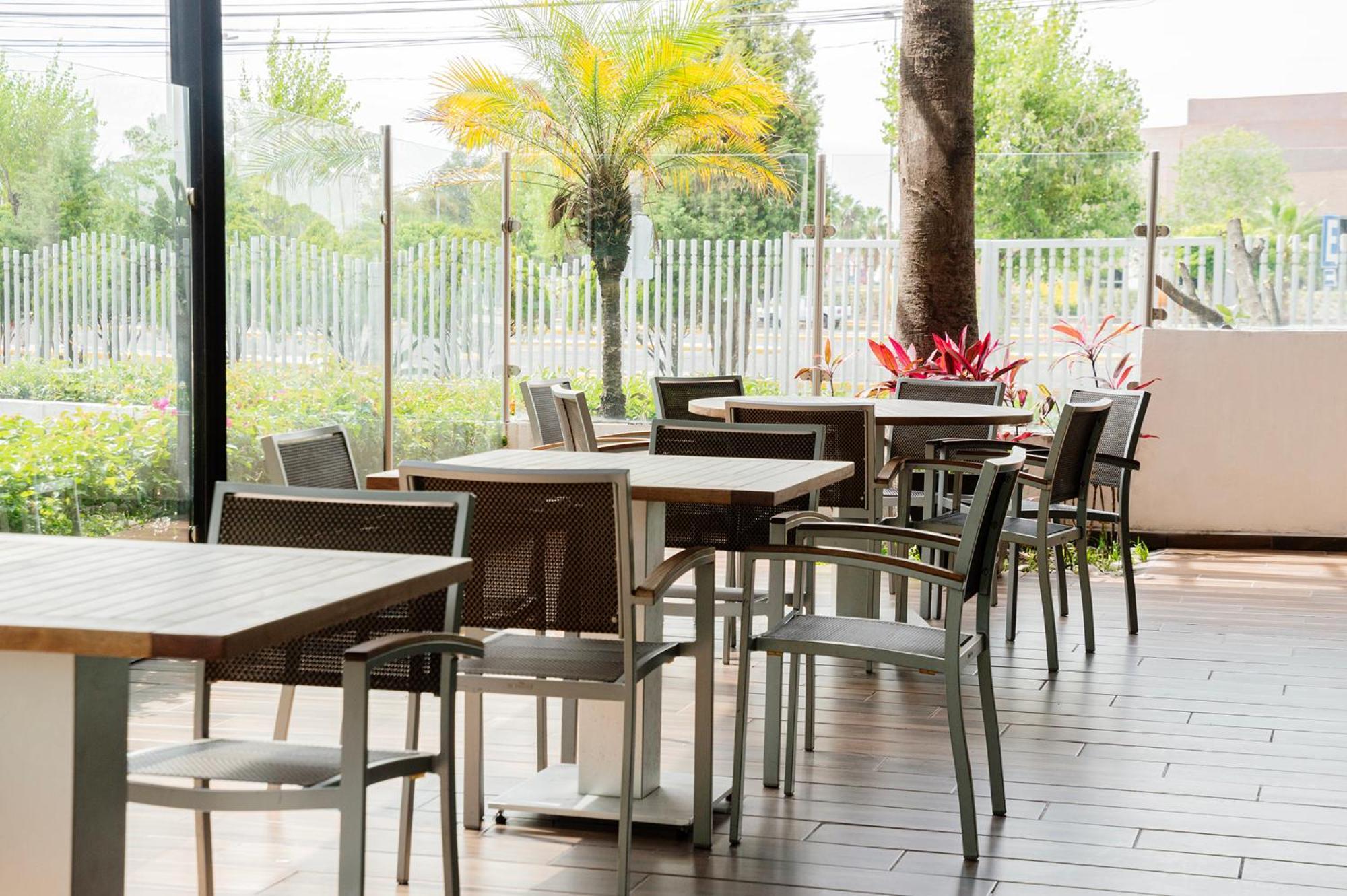 Casa Inn Business Hotel Celaya Экстерьер фото